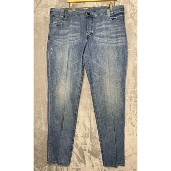 Eddie Bauer Jeans Womens 18T 18 Tall Medium Blue Distressed Straight Button Fly - Picture 1 of 14